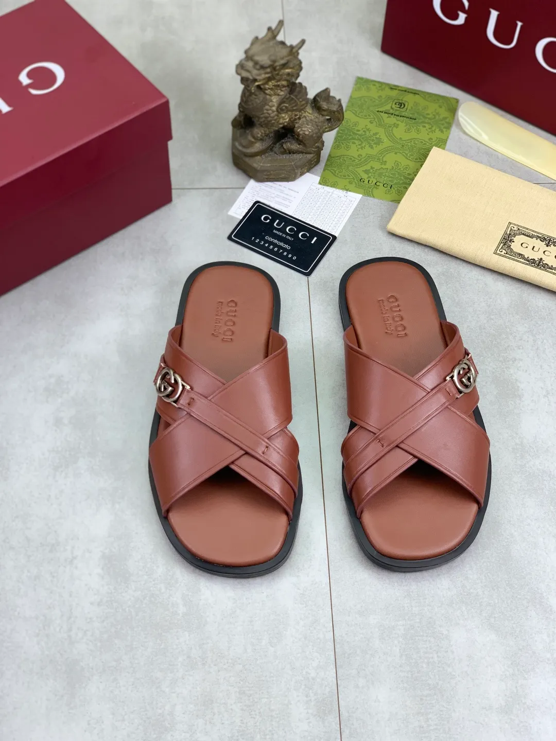 Men's shoes 💰P380💰[New model] High version 🎁🎁🎁 GUCCI New casual hot diamond slippers for the Year of the Snake, original official website, perfect workmanship, transmitting a kind of noble luxury, sublimating its definition of luxury in Gucci's high-end extraordinary craftsmanship. Original Gucci double G combination outsole, code number: 40-44 (45 customized) complete package